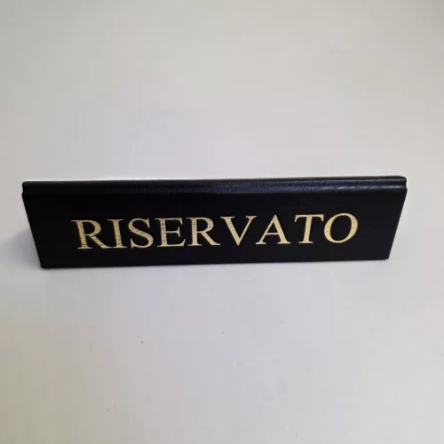 RISERVATO cedulka „Rezervováno", černá koženka, se zlatým nápisem, velká
