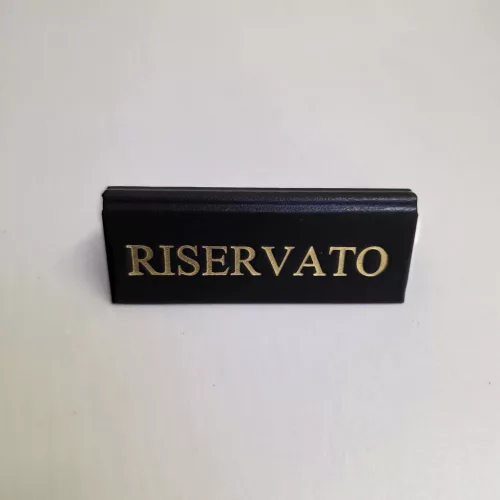 RISERVATO cedulka „Rezervováno", černá koženka, se zlatým nápisem, malá