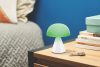 Lexon Mina M Medium přenosná LED lampa - zářivě bílá