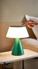 Lexon Luma XL plynule synchronizovatelná LED lampa - tmavě zelená