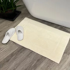 Pohodlný koupelnový kobereček slonovinový 50x80, 700 g