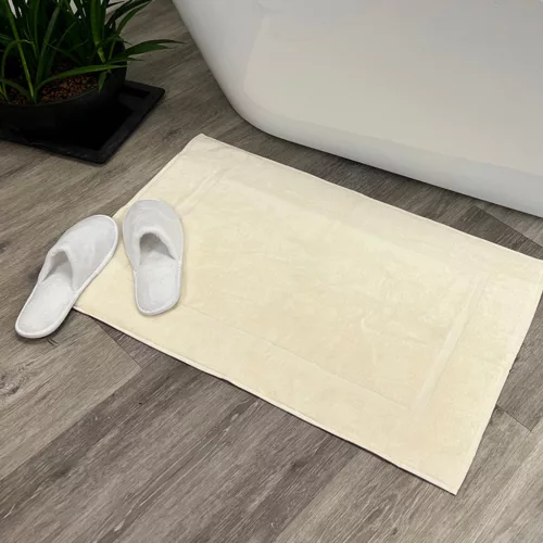 Pohodlný koupelnový kobereček slonovinový 50x80, 700 g