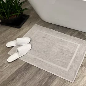   Pohodlný koupelnový kobereček stříbrně šedý 50x80, 700 g