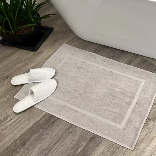 Pohodlný koupelnový kobereček stříbrně šedý 50x80, 700 g