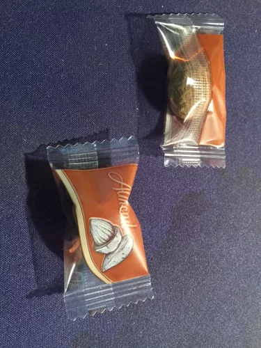 Egész mandulaszem étcsokoládéban (nem logózható)